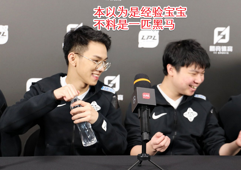 关于浓眉哥回归赛场，高光表现首场状态亮眼，利物浦观众沸腾！的信息