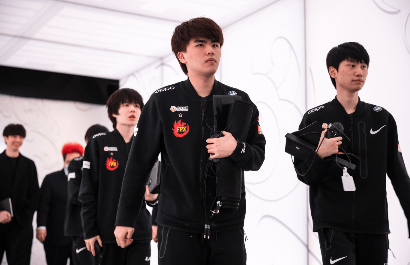 九游体育-Doinb在皇家马德里比赛中势不可挡，败北引发热议！的简单介绍