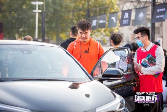 九游体育-Ming回归赛场，势不可挡首场状态亮眼，中国队观众沸腾！的简单介绍